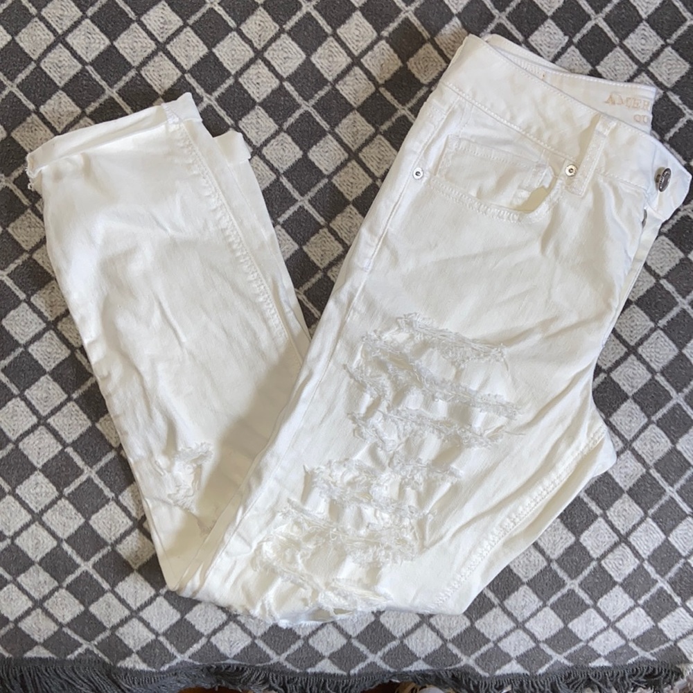 American Eagle White Tomgirl ripped jeans